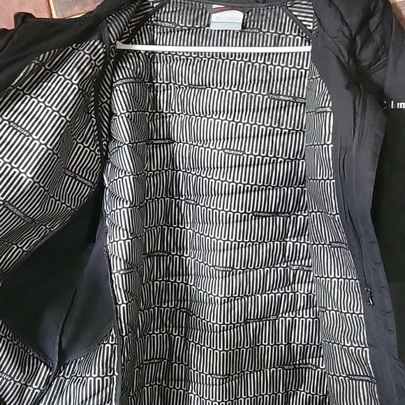 Columbia Black Puffer Jacket - Picture 11 of 13